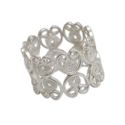 Sterling silver filigree band ring, 'Catacaos Hearts' - Artisan Crafted Sterling Silver Filigree Band Ring