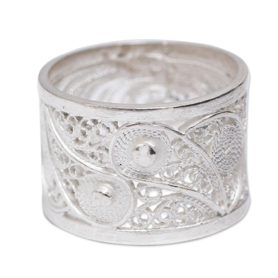 Silver filigree ring, 'Yin Yang Glow' - Handcrafted Oxidized Sterling Silver Filigree Ring