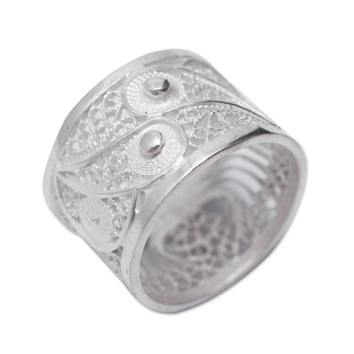 Silver filigree ring, 'Yin Yang Glow' - Handcrafted Oxidized Sterling Silver Filigree Ring