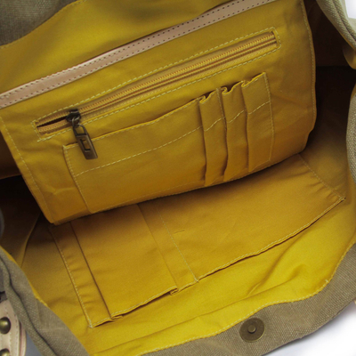 Bolso de hombro con detalle de algodón y piel - Bolso de hombro de algodón de comercio justo con detalle de cuero