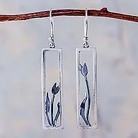 Pendientes colgantes de plata de ley, 'Tulip in the Window' - Pendientes de plata de tulipán enmarcados artesanales modernos