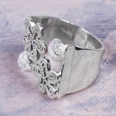 Sterling silver wrap ring, 'Flowers of Rimac' - Sterling Silver Artisan Crafted Wide Floral Wrap Ring