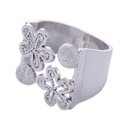 Sterling silver wrap ring, 'Flowers of Rimac' - Sterling Silver Artisan Crafted Wide Floral Wrap Ring