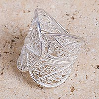 Sterling silver filigree ring, 'Fall Leaves' - Hand Crafted Sterling Silver Filigree Ring with Leaf Motif
