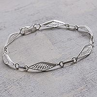 Sterling silver filigree link bracelet, 'Sparkling Rhombi' - Sterling Silver Filigree Rhombus Link Bracelet from Peru