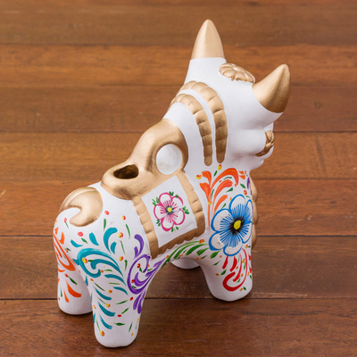 estatuilla de ceramica - Figura de toro de cerámica blanca hecha a mano de Perú