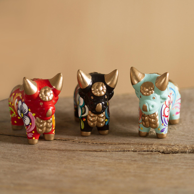 Ceramic figurines, Little Pucara Bulls (set of 3)