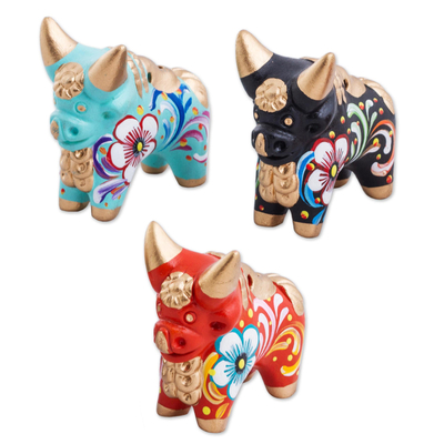 Keramikfiguren, (3er-Set) - Handgefertigtes mehrfarbiges Set aus drei Stierfiguren