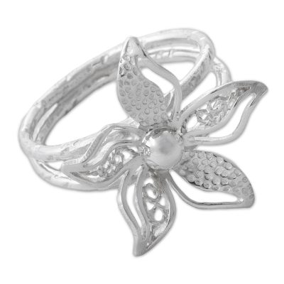 Sterling silver cocktail ring, 'Amaryllis Garden' - Sterling Silver Floral Cocktail Ring from Peru