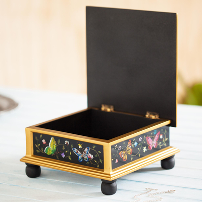 Dekorative Box aus rückseitig lackiertem Glas - Dekorative Box aus schwarzem, hinterlackiertem Glas mit Schmetterlingen