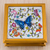 Caja decorativa de vidrio pintado al revés - Mariposas en Caja Decorativa de Vidrio Pintado al Revés Marfil