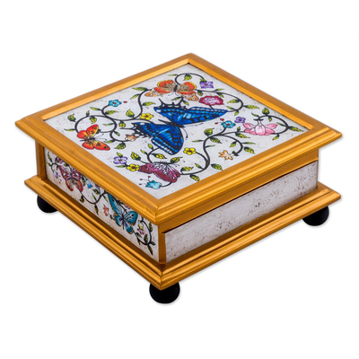 Dekorative Box aus rückseitig lackiertem Glas - Schmetterlinge auf einer dekorativen Box aus elfenbeinfarbenem, rückseitig bemaltem Glas