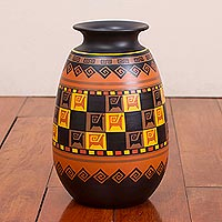 Jarrón decorativo de cerámica, 'Llama Tribute' - Jarrón Decorativo Inca Geométrico Artesanal de Perú