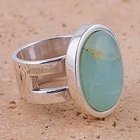 Opal-Einzelsteinring, „Powerful Sweetness“ – Opal- und Sterlingsilber-Einzelsteinring aus Peru