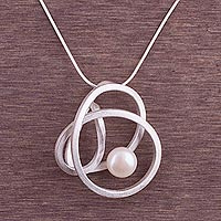 Cultured pearl pendant necklace, 'Amazon Nest' - Abstract Style Sterling Silver White Pearl Pendant Necklace