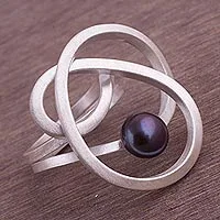 Cultured pearl cocktail ring, 'Dark Amazon Nest'