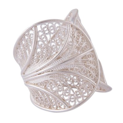 Sterling silver filigree band ring, 'Windy Currents' - Handcrafted Sterling Silver Filigree Band Ring from Peru