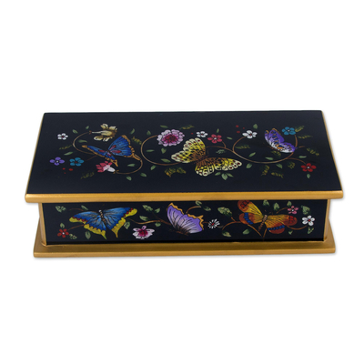 Dekorative Schmetterlingsbox aus rückseitig lackiertem Glas in Schwarz