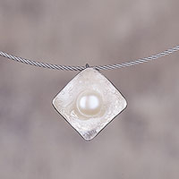 Cultured pearl pendant necklace, 'Diamond Glow' - Cultured Pearl Diamond-Shaped Pendant Necklace from Peru