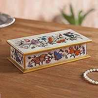 Caja decorativa de vidrio pintado al revés, 'Antique Butterfly Jubilee' - Caja decorativa de mariposa de vidrio pintado al revés en blanco roto