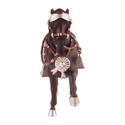Escultura de madera de caoba con acento de plata esterlina - Escultura de caballo de plata esterlina y caoba de Perú