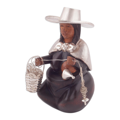 Escultura de plata de primera ley y madera de caoba. - Escultura de Mujer en Plata Esterlina y Caoba de Perú
