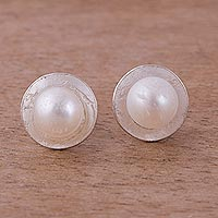 Cultured pearl stud earrings, 'Glowing Circle'