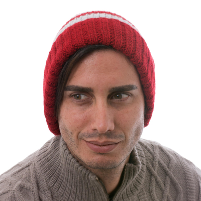 Herrenmütze aus Alpakamischung - Rot-grau gestreift Herrenmütze aus Alpaka-Mischung aus Peru