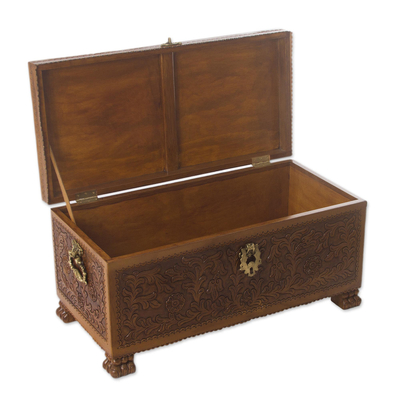 Leather and cedar wood chest, 'Majestic Memories' - Handcrafted Cedar Wood Chest from Peru