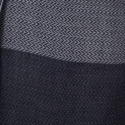 Schal aus Baby-Alpaka-Mischung - Handgewebter Schal aus Baby-Alpaka-Mischung in Schwarz und Grau von Per