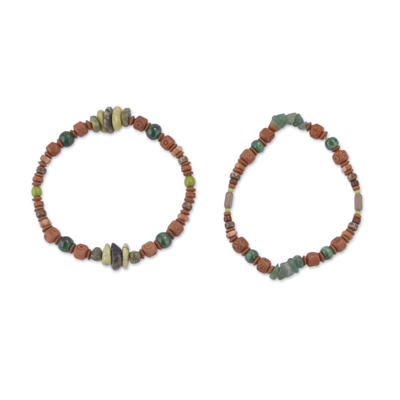 Stretch-Armbänder aus Serpentinen-, Achat- und Keramikperlen, (Paar) - Zwei Keramikperlenarmbänder mit Achat und Serpentin