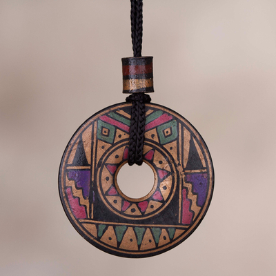 Halskette mit Keramikanhänger - Peruanische handgefertigte Keramik-Anhänger-Halskette in Juwelentönen