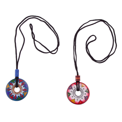 Halsketten mit Keramikanhänger, (Paar) - Handbemalte Halsketten mit Anhänger aus rosa und blauer Keramik (Paar)