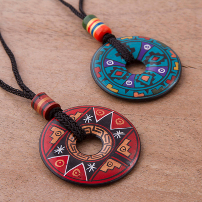 Collares colgantes de cerámica, (par) - Par de Collares Colgantes de Cerámica Roja y Azul de Perú