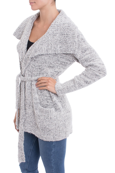 Chaqueta suéter en mezcla de alpaca - Chaqueta suéter con cinturón en mezcla de alpaca gris de Perú