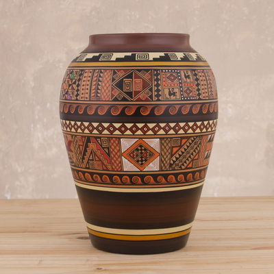 Jarrón decorativo de cerámica, 'Secretos de Ollantaytambo' - Jarrón decorativo de cerámica con motivos incas del Perú