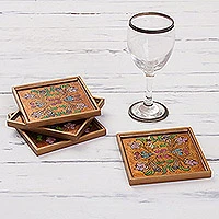 Posavasos de vidrio pintado al revés, 'Floral Gold' (juego de 4) - Posavasos florales de vidrio pintado al revés de Perú (juego de 4)