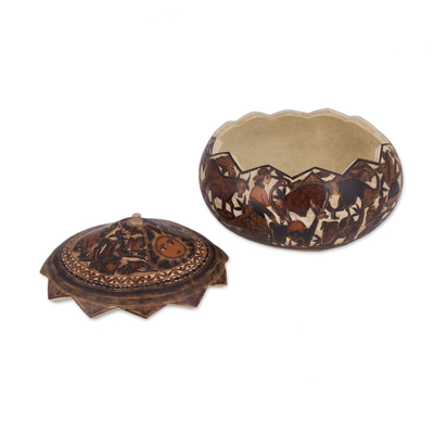 Deko-Box aus getrocknetem Mate-Kürbis – Handgeschnitzte dekorative Kürbisdose mit pastoraler Szene aus den Anden
