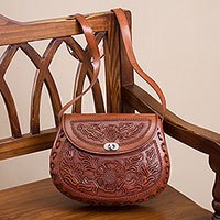 Leather sling, 'Daisy Bouquet' - Handcrafted Floral Leather Sling Handbag from Peru