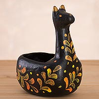 Figura de cerámica, 'Llamita Negra' - Figura de llama de cerámica negra del Perú