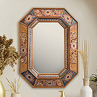 Espejo de pared de vidrio pintado al revés, 'Colonial Majesty' - Espejo de pared de cristal pintado al revés floral de Perú