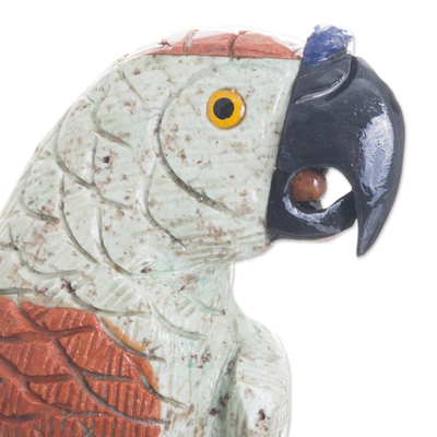 Edelsteinskulptur - Edelstein-Papageienskulptur in Grün aus Peru