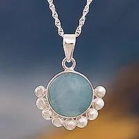 Halskette mit Opalanhänger, „Bauble Delight“ – Halskette mit blauem Opalanhänger aus Peru