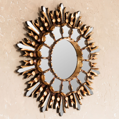 Espejo de pared de madera dorada en bronce. - Espejo de pared de madera dorada y bronce hecho a mano en Perú