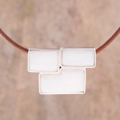 Halskette mit Quarzanhänger - Moderne Quarz-Anhänger-Halskette aus Peru