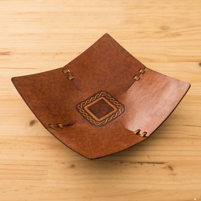 Lederfangtasche - Leder-Catchall mit quadratischem Muster aus Peru