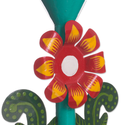 Kerzenhalter aus recyceltem Metall, „Margarita Rose“ - Blumenkerzenhalter aus recyceltem Metall in Aqua aus Peru