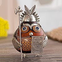 Figura de calabaza acentuada en plata de ley, 'Owl Capac in Brown' - Figura de búho de calabaza y plata de ley con temática inca en marrón
