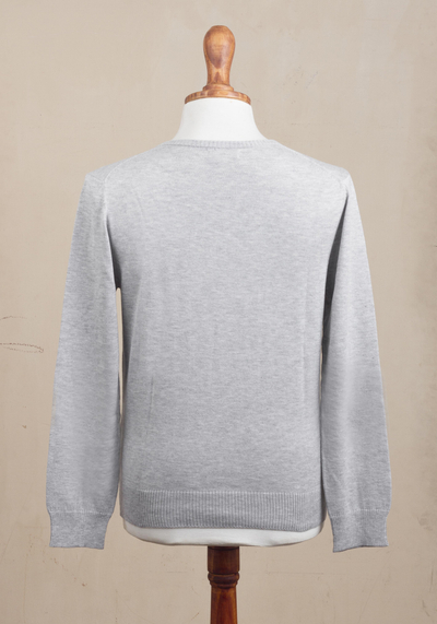 Herren-Rundhalspullover „Casual Comfort in Grey“ - Herrenpullover aus Baumwollmischung mit Rundhalsausschnitt in Perlgrau