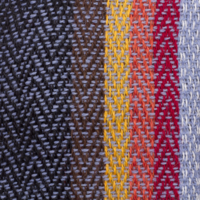 schal aus 100 % Alpaka - Weicher Schal in Schwarz mit bunten Streifen, handgewebt aus 100 % Alpaka